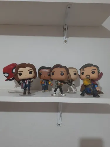 Coleção 6 funkos marvel por 200,00 (sem caixa)