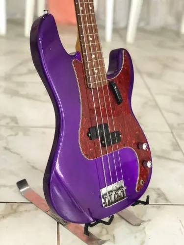 Baixo Squier Fender