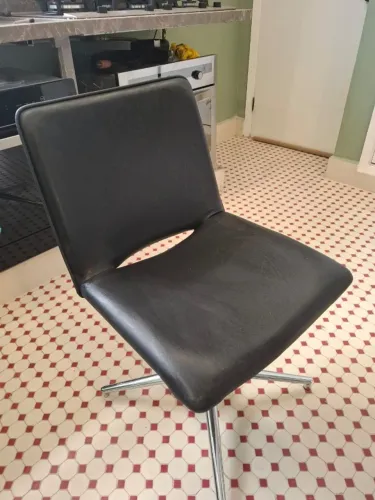 Cadeira de couro