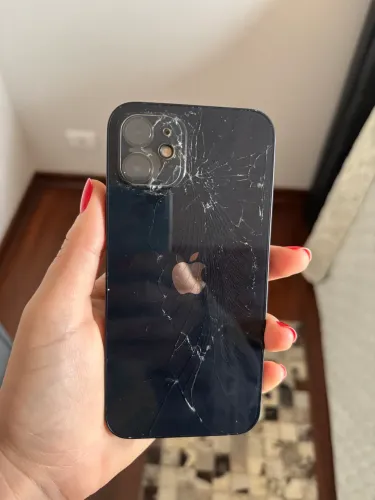 iPhone 12 usado