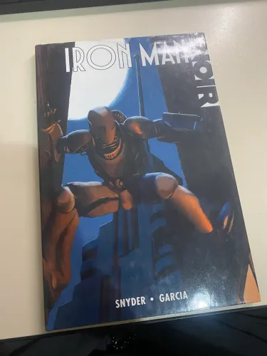 Iron Man Nois - Snyder, Garcia (INGLÊS)