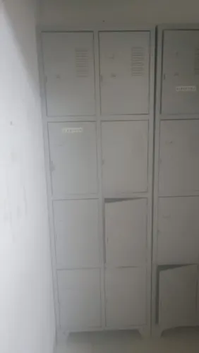 Armário de 8 compartimentos