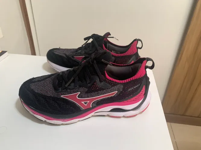 Tenis Mizuno feminino número 38