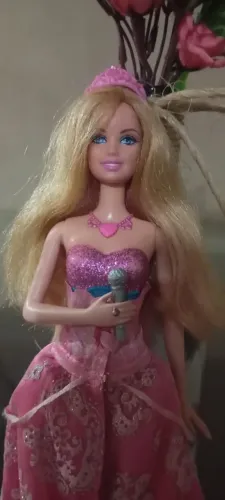 Boneca Barbie Princesa e a Pop Star 