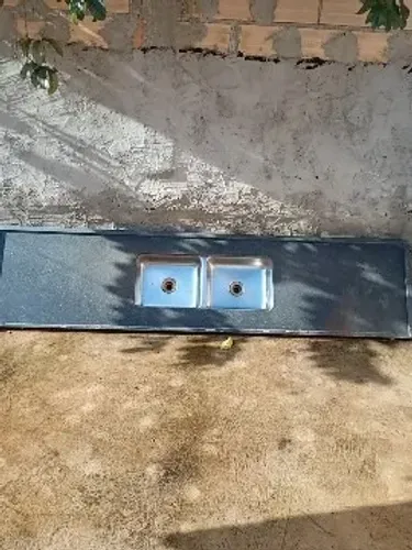 Pia de granito com duas Cubas de inox