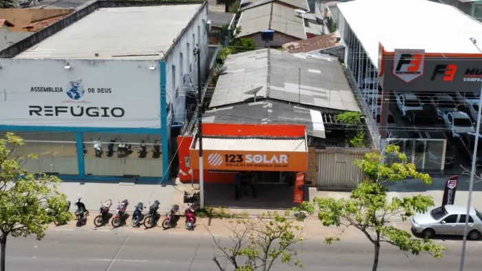 Vendo casa na via das flores 