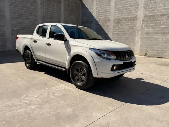 Mitsubishi L200 Triton Sport GLS 2.4 CD Diesel Aut. 2023