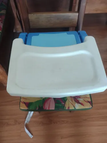 Assento para bebê, carro #170,00, $100,00, e assento papa, alimentação.