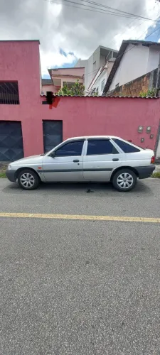 Ford Escort GL 1.6 MPI 2001