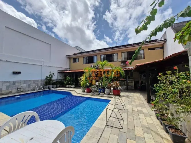 Casa com 4 dormitórios à venda, 230 m² por R$ 2.350.000,00 - Apipucos - Recife/PE