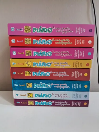 Livro Diário de uma garota nada popular