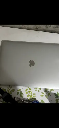 MacBook Pro 2019 com defeito