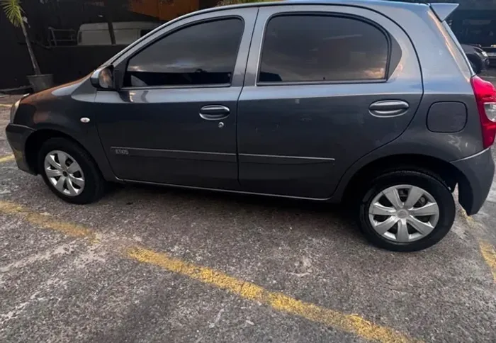 Toyota Etios X 1.3 Flex 16V 5P Mec. 2014