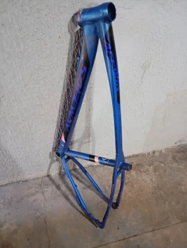 Quadro de bicicleta de alumínio