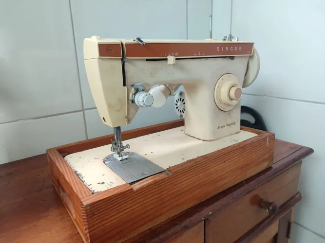 Máquina de costura Singer
