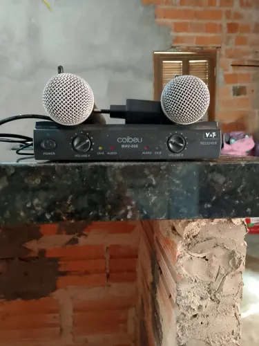 Caixa amplificada com Bluetooth