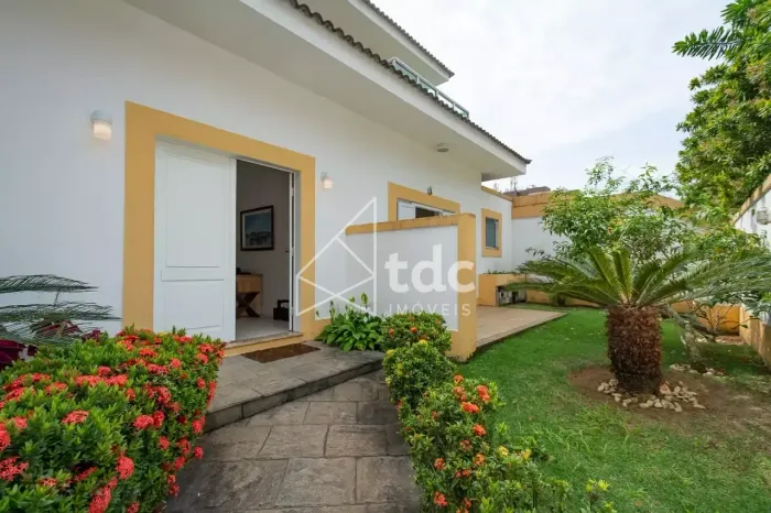 Casa à venda no condomínio Santa Lúcia na Barra da Tijuca