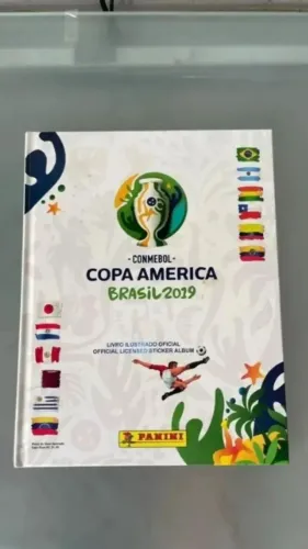 Álbum Copa América 2019 Completo Capa Dura - sem uma dobra nas paginas - colecionador