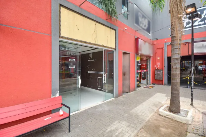 Loja em posto na Rua Doutor Luiz Migliano, 997 - Loja 01 48 m²