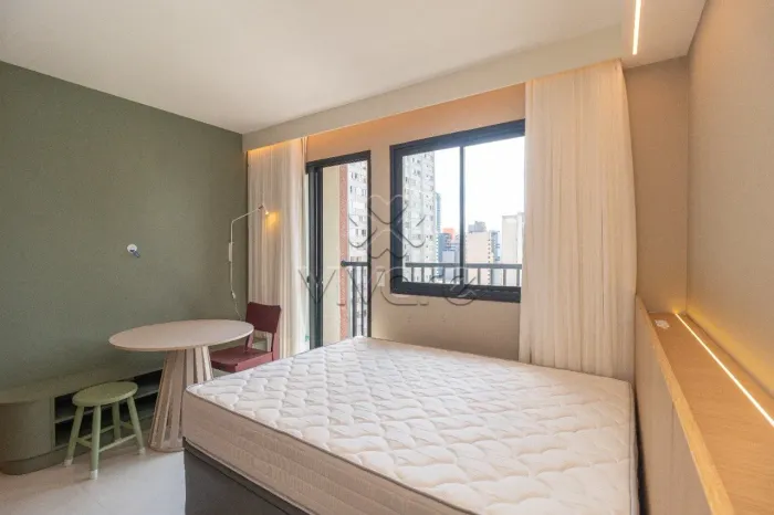 Studio novo mobiliado e 1 vaga - Centro Curitiba - para alugar