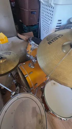 Bateria completa com pratos