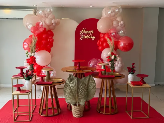 Decoração vermelha linda ?
