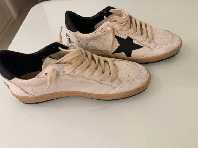 Tênis golden goose