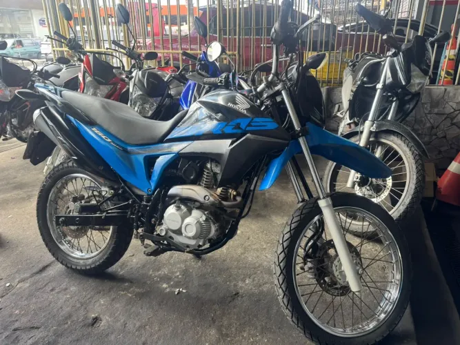 Honda nxr bros 160 esd 2018 aceito troca financio parcelo no cartao de credito.