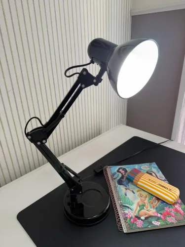 Luminária Articulada tok&stok, preta, impecável.