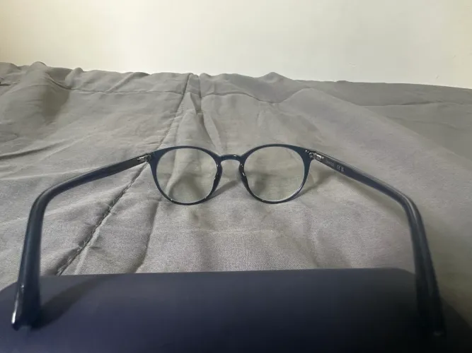Armação óculos de grau marca Calvin Klein a outra Ray Ban ambas nova