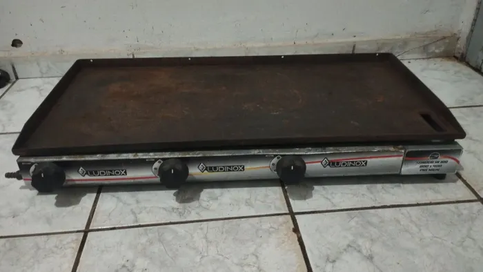 Chapa de lanches Ludinox 3 chamas perfeita pra sanduiches