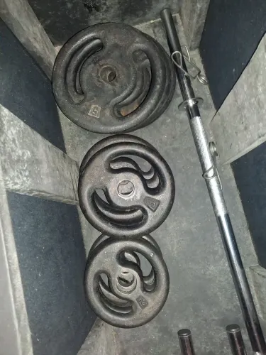 Kit de anilhas e barras de academia com 40kg com banco baú