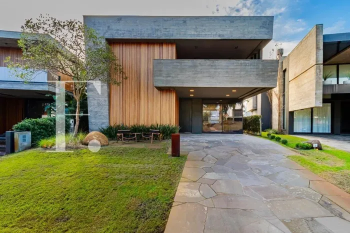 Casa à venda no condomínio Enseada