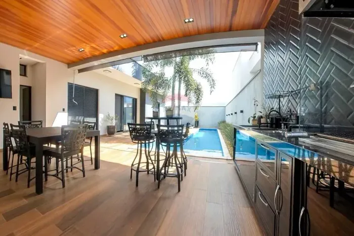 Casa em condomínio, 3 quartos, suite, móveis com planejados, área de lazer completa