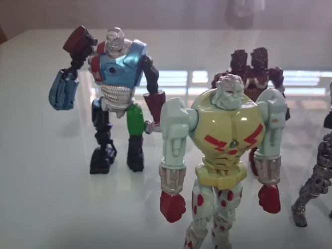 Robôs Gigantes de Aço