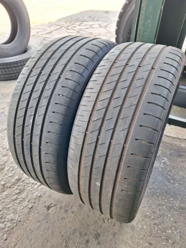 Pneus 235 45 19 Goodyear (meia-vida)