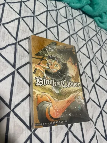 Manga Black Clover 1 versão em INGLES - VIZ (Lacrado)