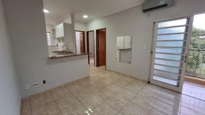 Alugo Apartamento no Cond. Athenas