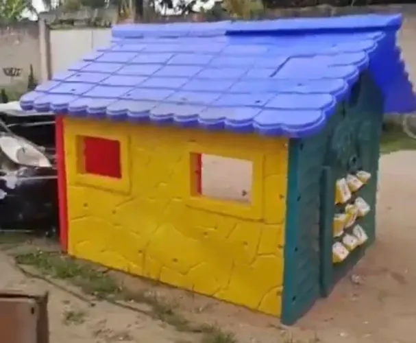 Casinha de plástico brinquedo 