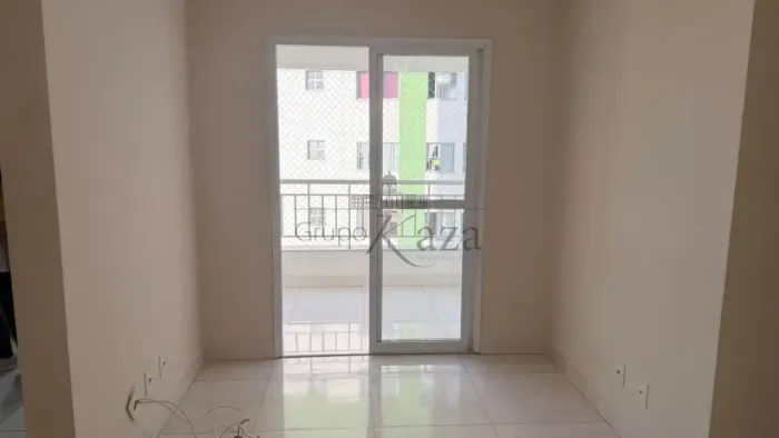 Apartamento - Jardim São Dimas - Porto Parahyba - 2 Dormitórios - 60m²