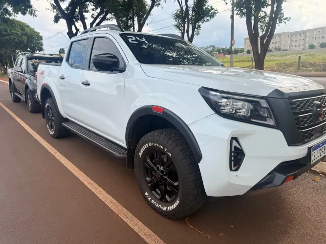 Nissan Frontier Pro4x CD 4X4 2.3 Bi-TB Die. AUT 2024