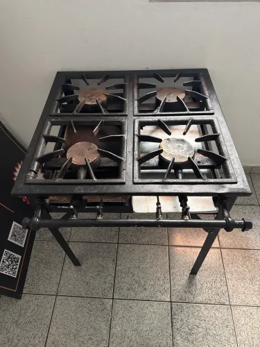 Vendo Fogão Industrial 4 Bocas
