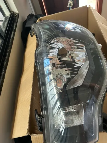 FAROL FIAT MOBI 2024 ORIGINAL USADO