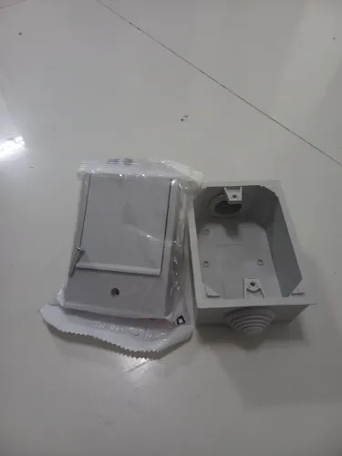 Conjunto Tomada 2p+t 10a 250v Pb Cinza Aquatic Pial 064218