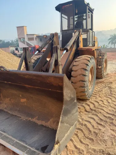 Carregadeira Michigan 55c vendo ou troco por caminhão caçamba toco