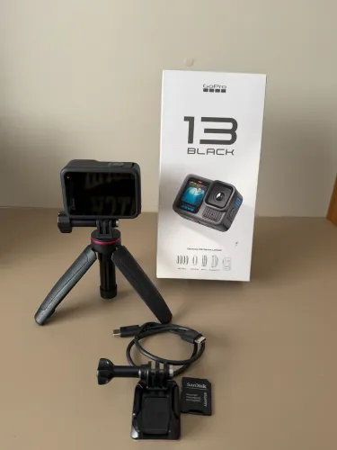 Câmera GoPro Hero 13 Black + cartão de memória 64gb. 