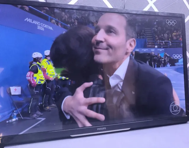 Tv philips 42 polegadas ( nao é smart )