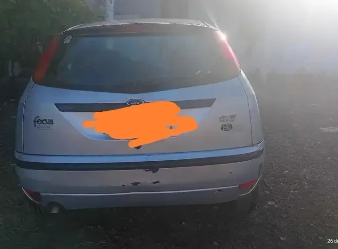 Ford Focus 1.8 16V 5P 2003