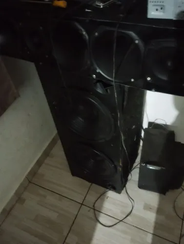 Vendo caixa com auto falante e caixa com corneta e Twister mostro funcionando