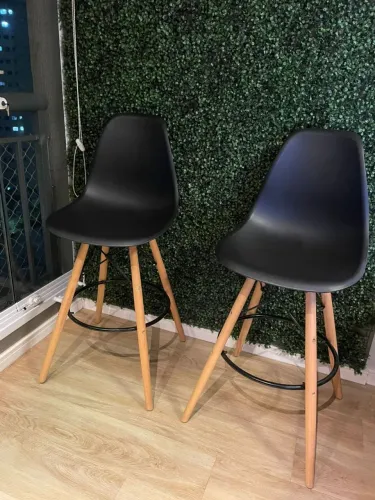 Kit com 2 banquetas altas estilo Eifell